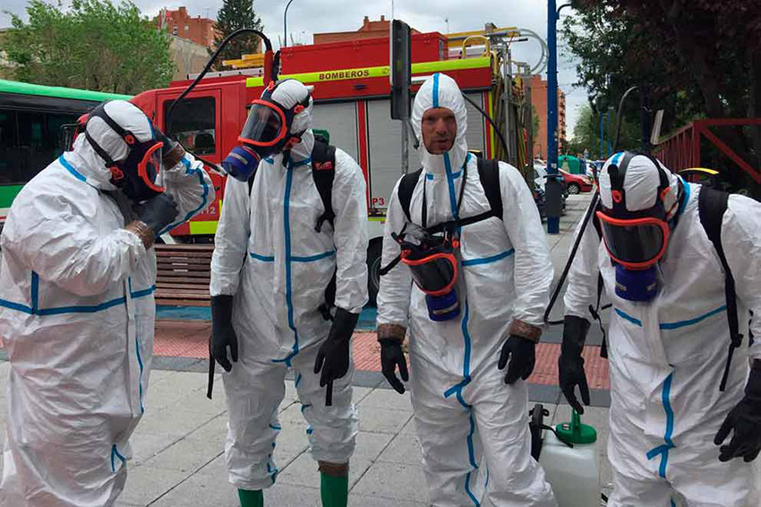 Bomberos leganes desinfectando