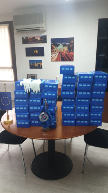 Donación guantes y mascarillas Clínica Dental Aquitania