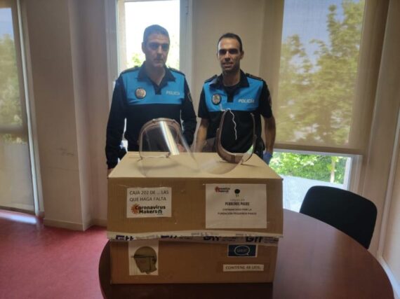 Donación pantallas protección Coronavirus Makers, Fundación Pequeños Pasos y Grupo Tecnología del Tráfico