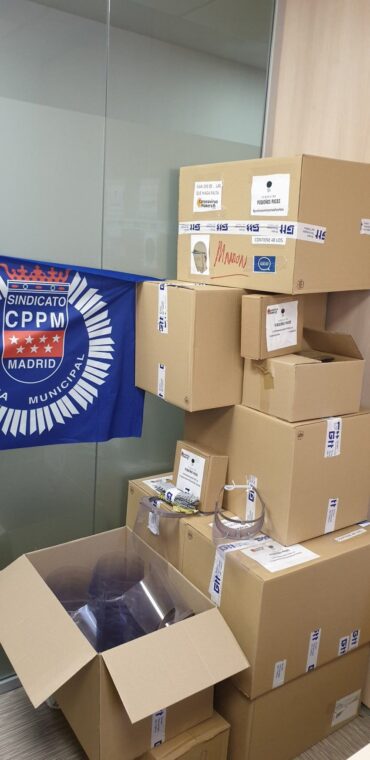 Donación pantallas protección Coronavirus Makers, Fundación Pequeños Pasos y Grupo Tecnología del Tráfico
