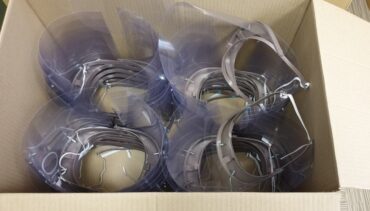 Donación pantallas protección Coronavirus Makers, Fundación Pequeños Pasos y Grupo Tecnología del Tráfico