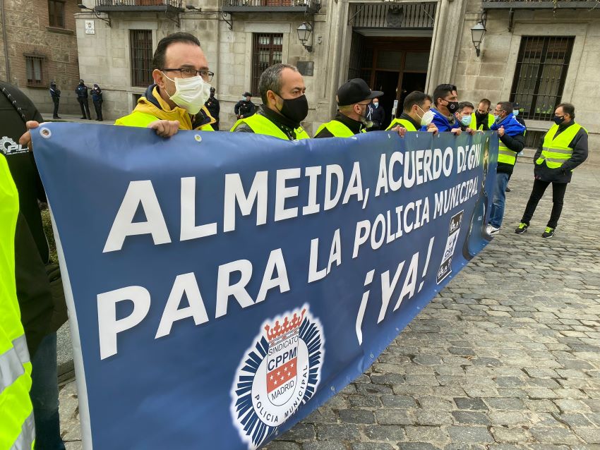 Concentración Plaza Villa por Acuerdo digno en Policía Municipal Madrid