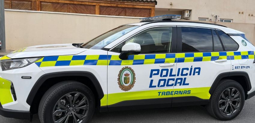 policia-local-tabernas-coche